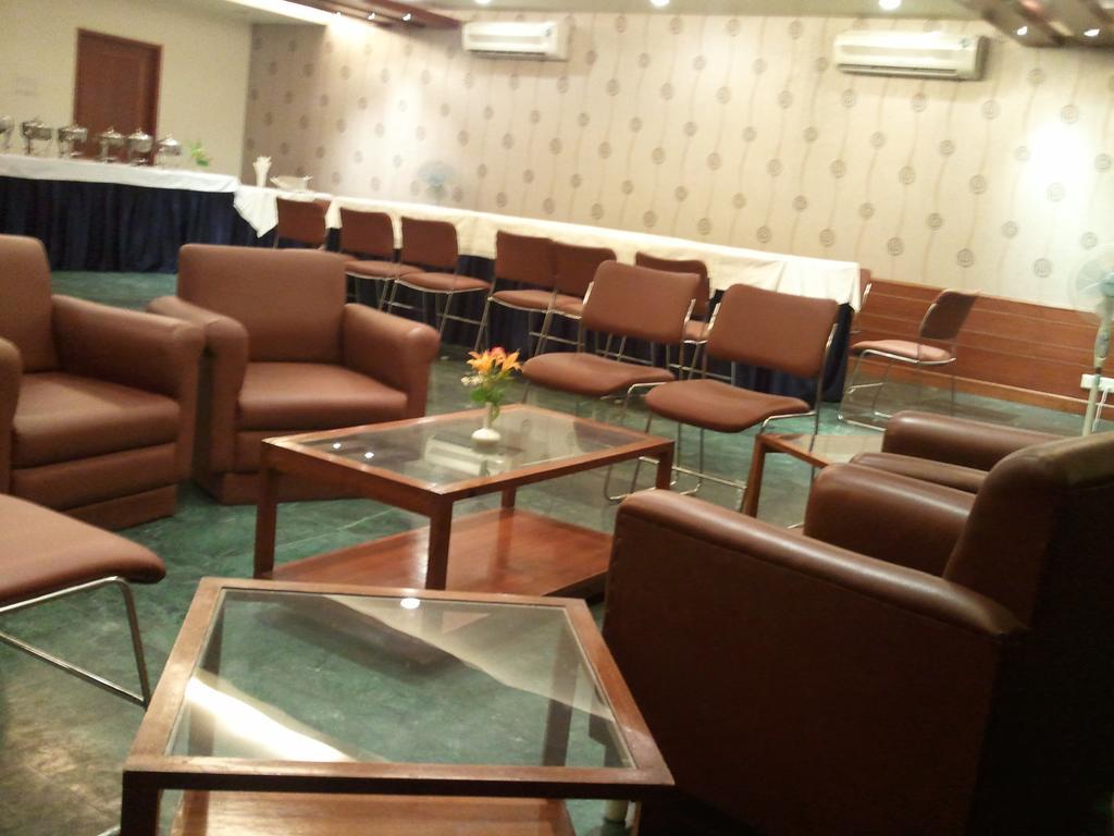 לקנאו Oyo 15791 Flagship Hotel Executive Hazratganj מראה חיצוני תמונה