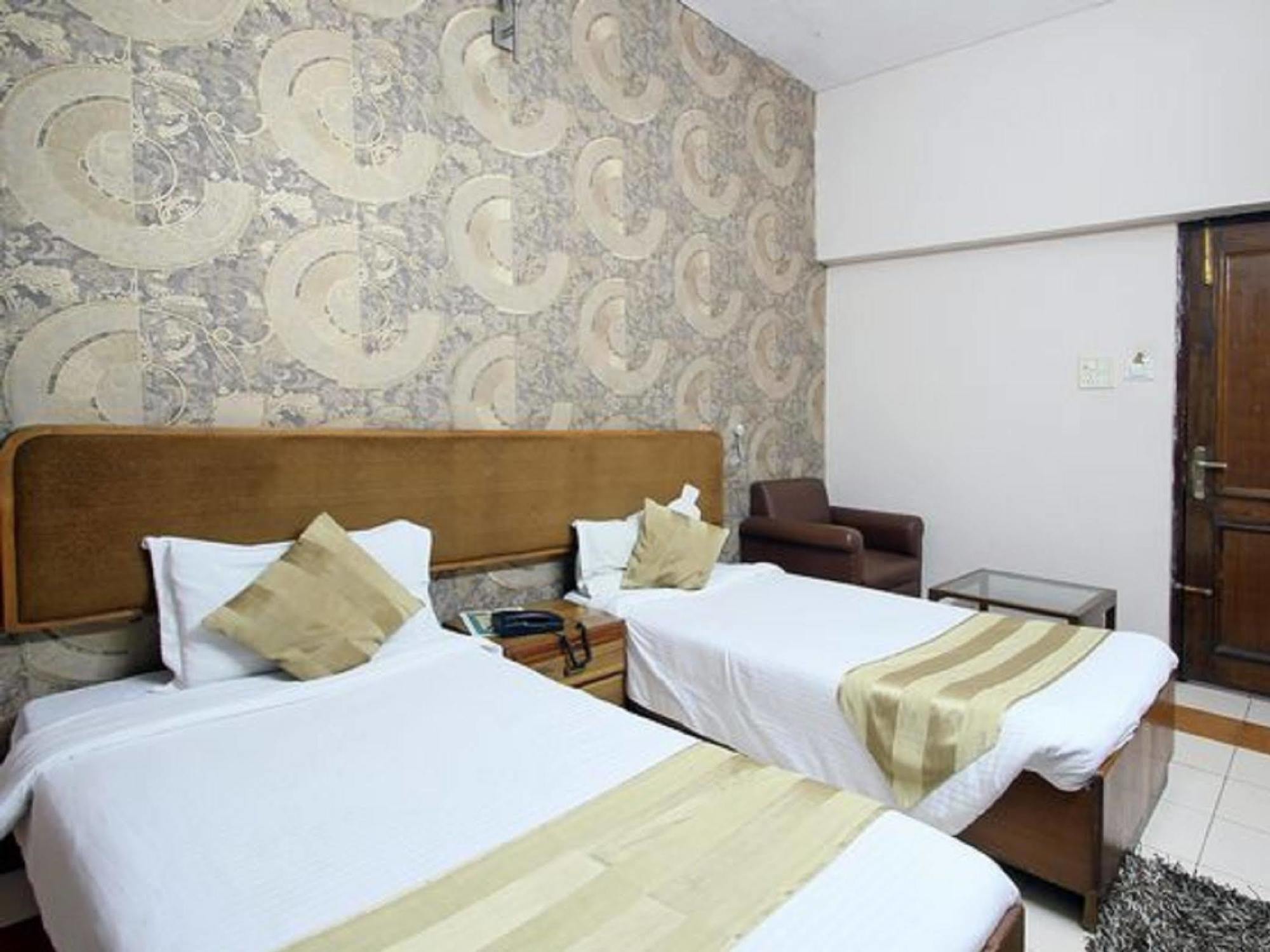 לקנאו Oyo 15791 Flagship Hotel Executive Hazratganj מראה חיצוני תמונה